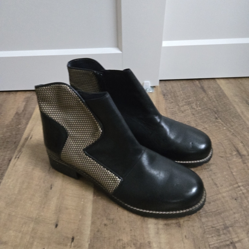 UNITY IN DIVERSITY Lucy In The Sky black boots size 39